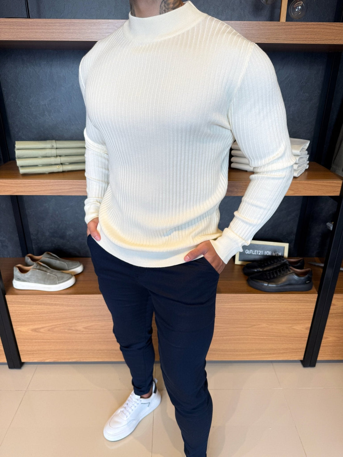 Ribbed Premium Cashmere Wool Jumper – Off-White | Mid-Neck